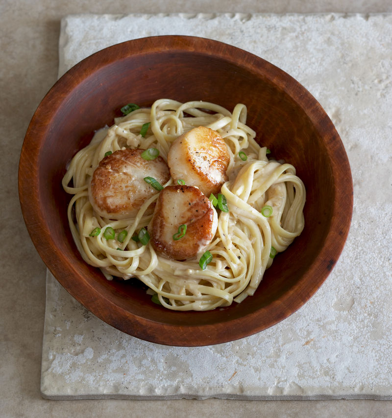 Linguine with Lemon Cream and SautÃ©ed Scallops